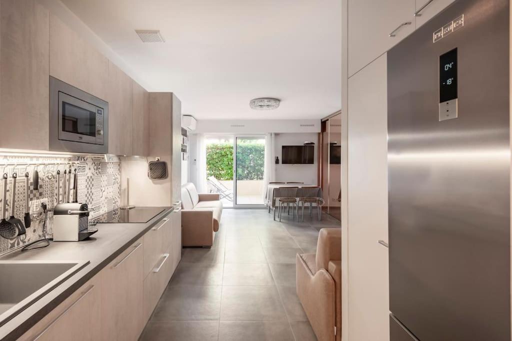 Superbe Studio Avec Terrasse En Front De Mer Mentone Esterno foto