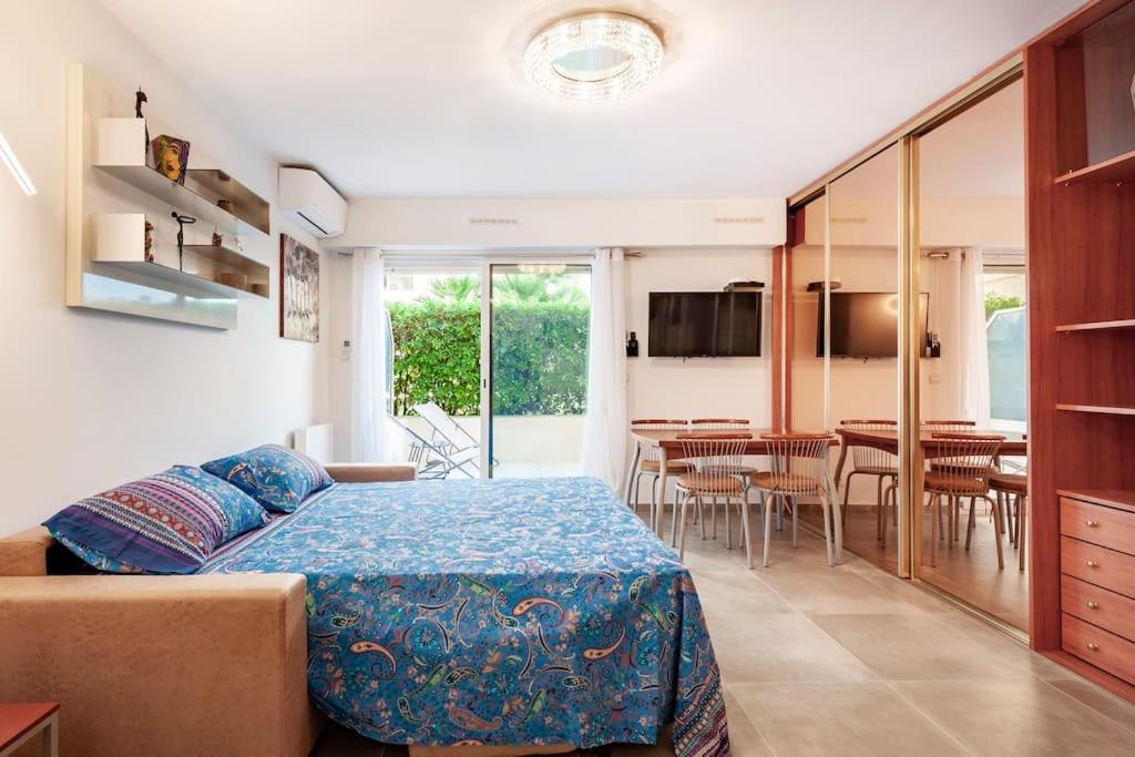 Superbe Studio Avec Terrasse En Front De Mer Mentone Esterno foto