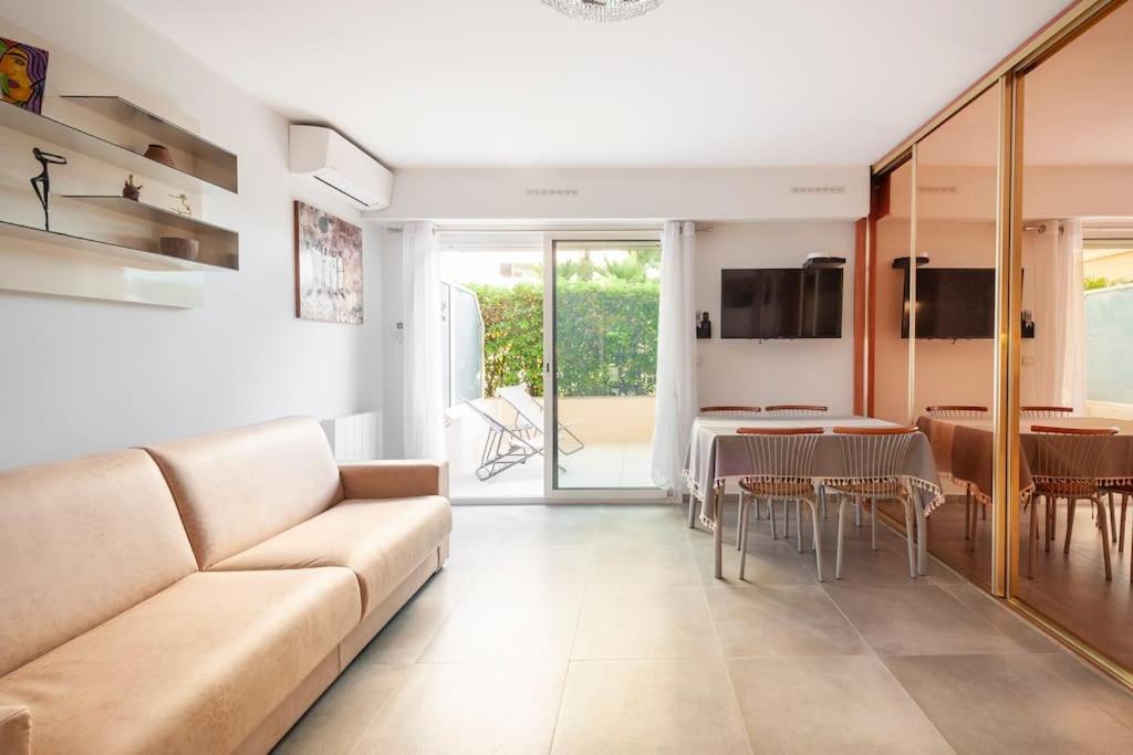 Superbe Studio Avec Terrasse En Front De Mer Mentone Esterno foto
