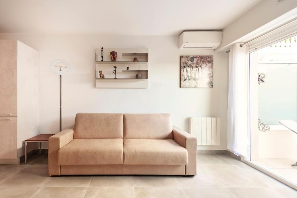 Superbe Studio Avec Terrasse En Front De Mer Mentone Esterno foto