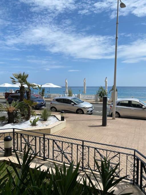 Superbe Studio Avec Terrasse En Front De Mer Mentone Esterno foto